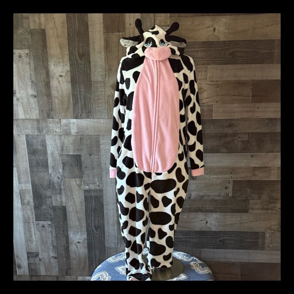 Spirit Halloween cow onesie costume adult large fleece loungewear trick or treat